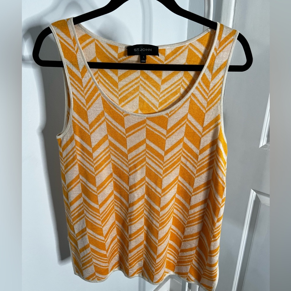 ST. JOHN knit shell sleeveless scoop neck sweater: Size SMALL